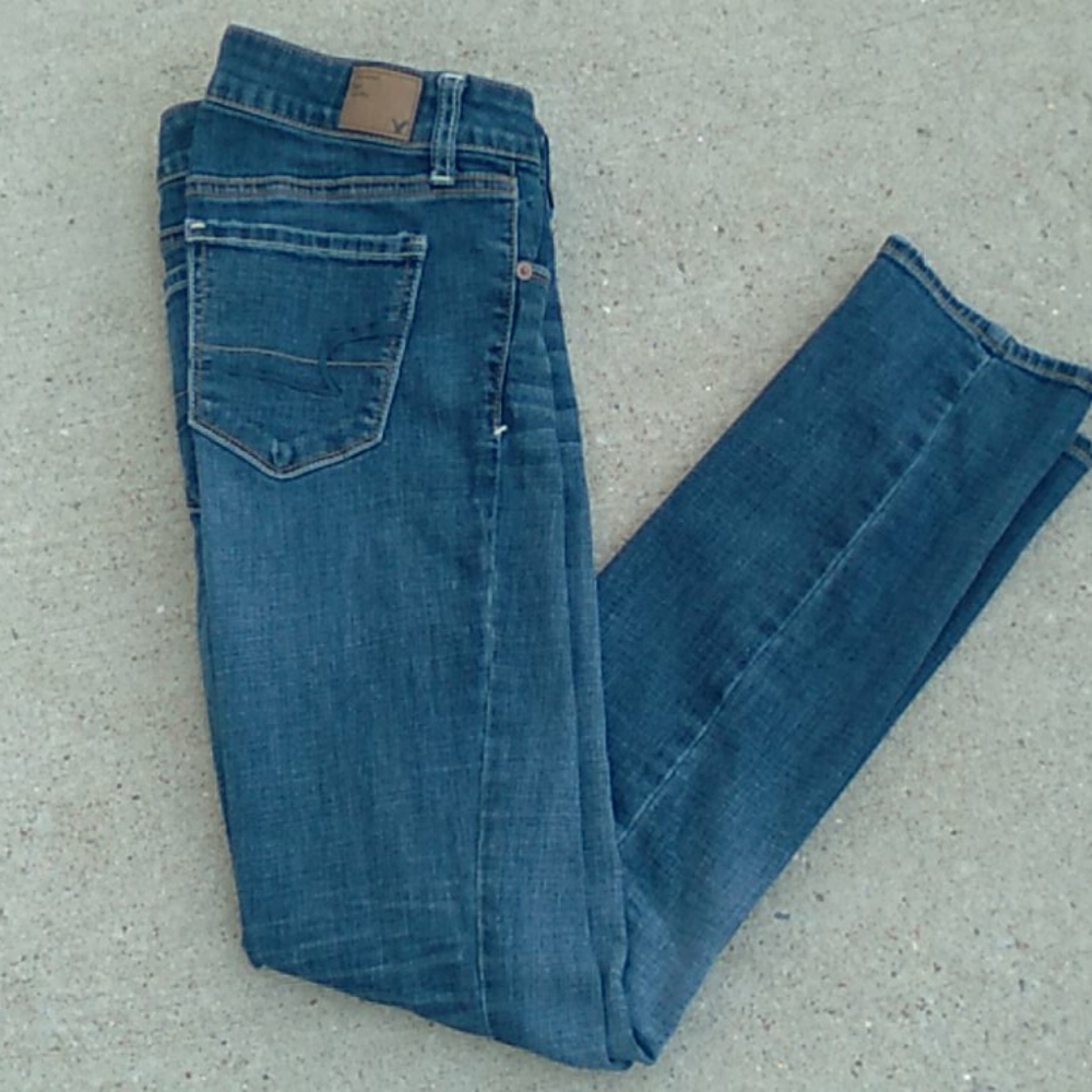 American Eagle Strait leg jeans size 8 Short